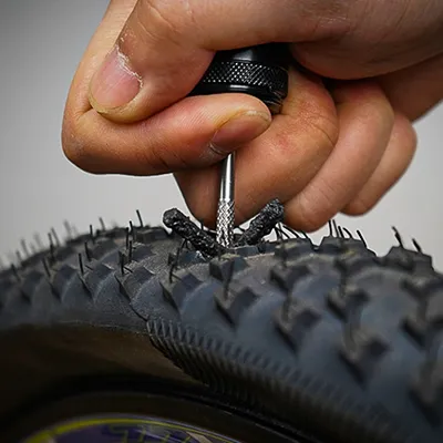 Réparation de pneus de VTT et de motos